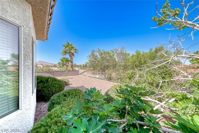 Building Photo - 2343 Schaeffer Hills Dr