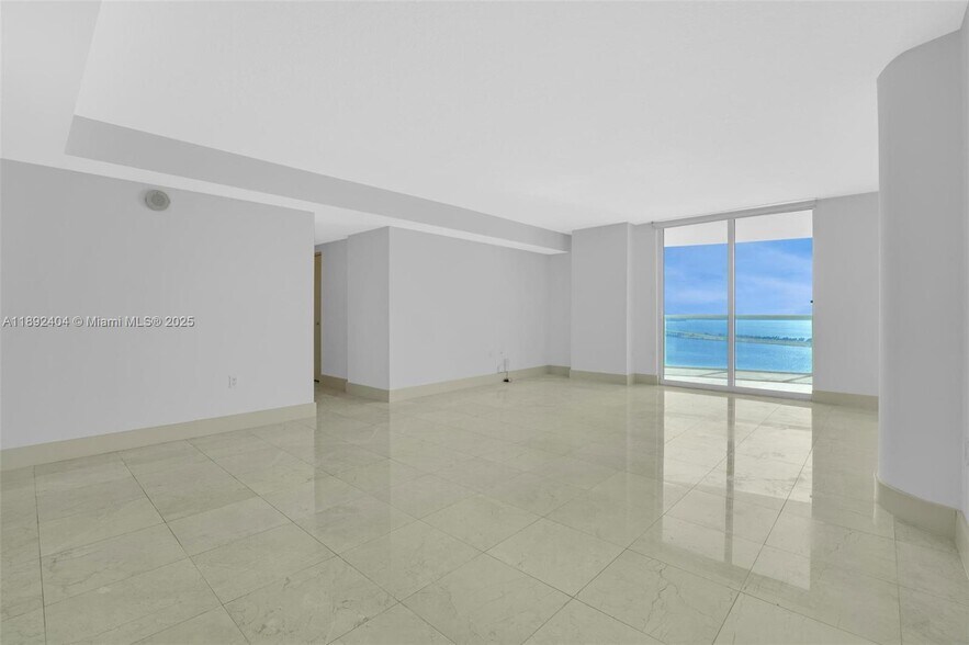 Building Photo - 2101 Brickell Ave