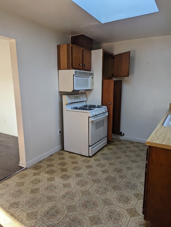 Building Photo - 25126 Feijoa Ave