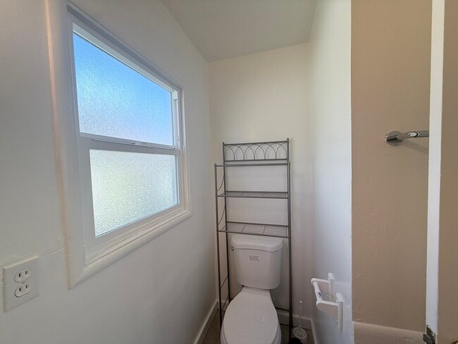 Building Photo - 9006 A St