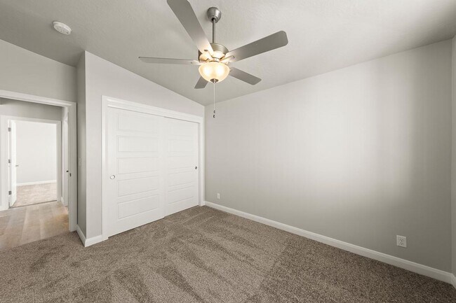 Building Photo - 2120 E Yant Flt Dr