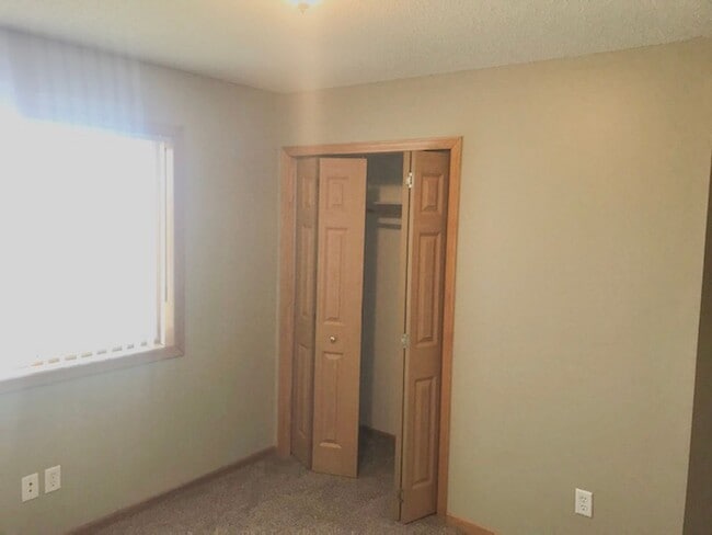 Building Photo - 804 Harrison Dr