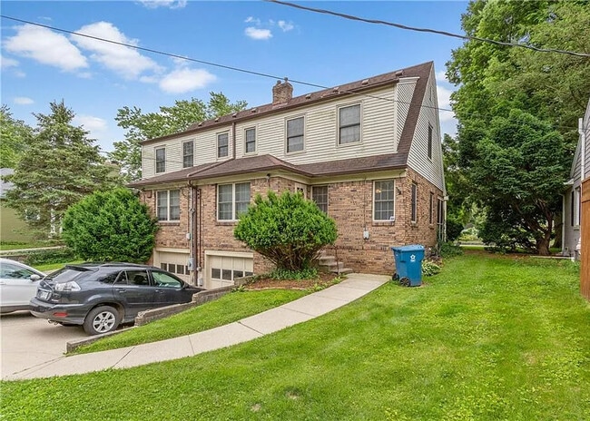 Building Photo - 1514 Kessler Blvd E Dr