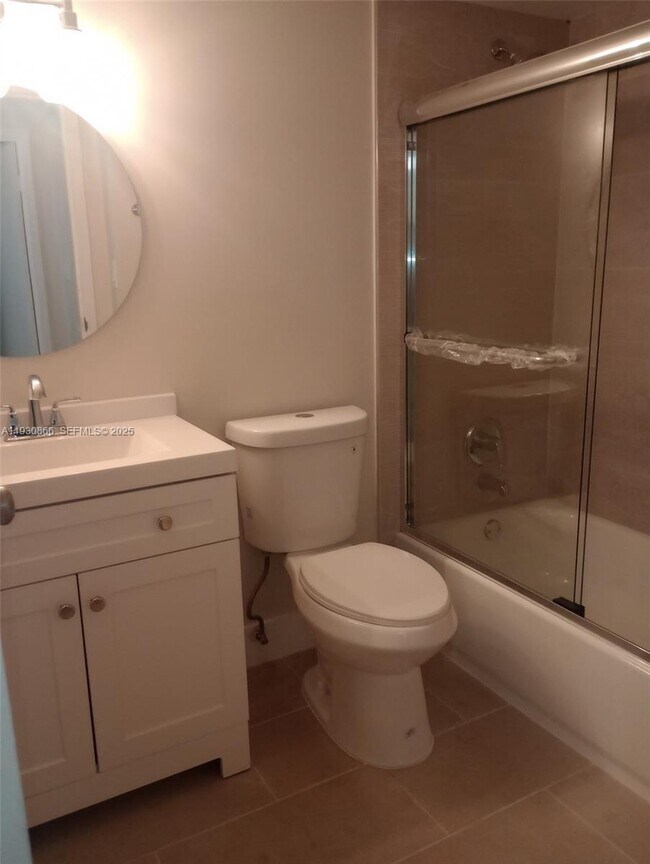 Building Photo - 5821 Washington St