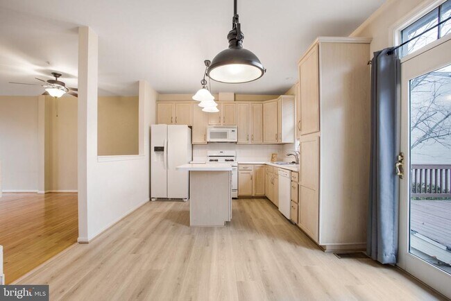 Building Photo - 13008 Shamrock Glen Dr