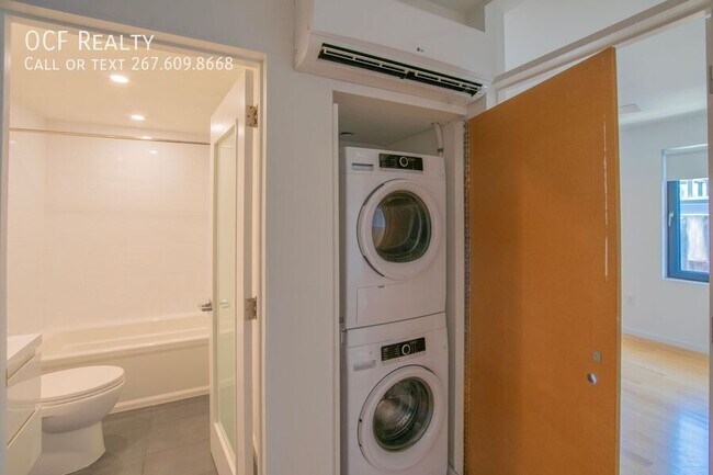 Building Photo - 152 W Laurel St