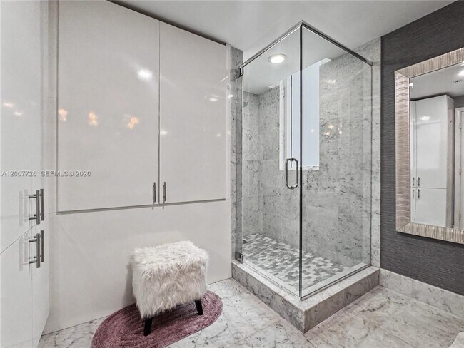 Building Photo - 253 NE 2nd St