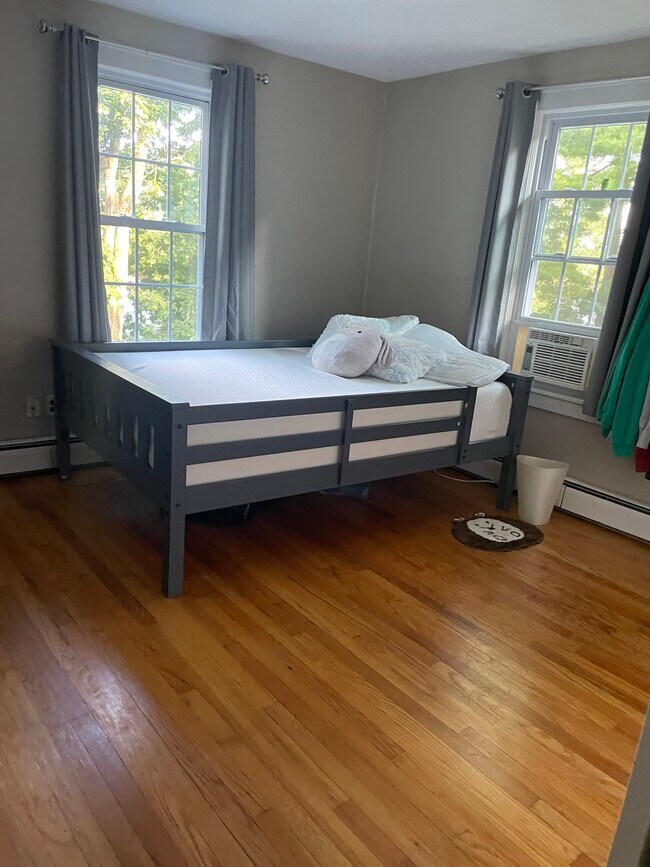 Building Photo - 90 Lake Ave