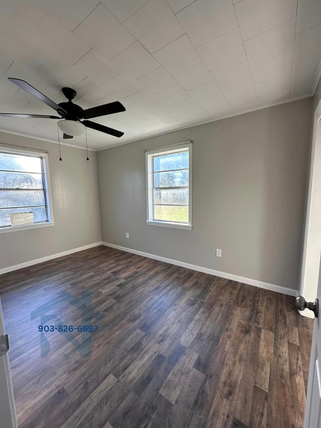 Building Photo - 102 S Wills St