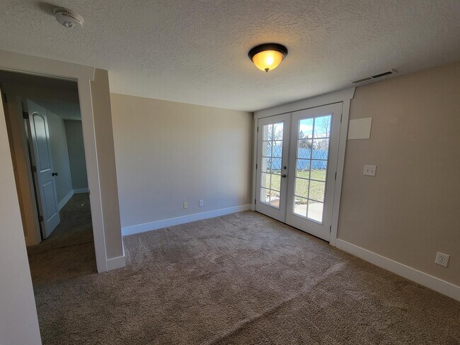 Building Photo - 2850 S 2750 E