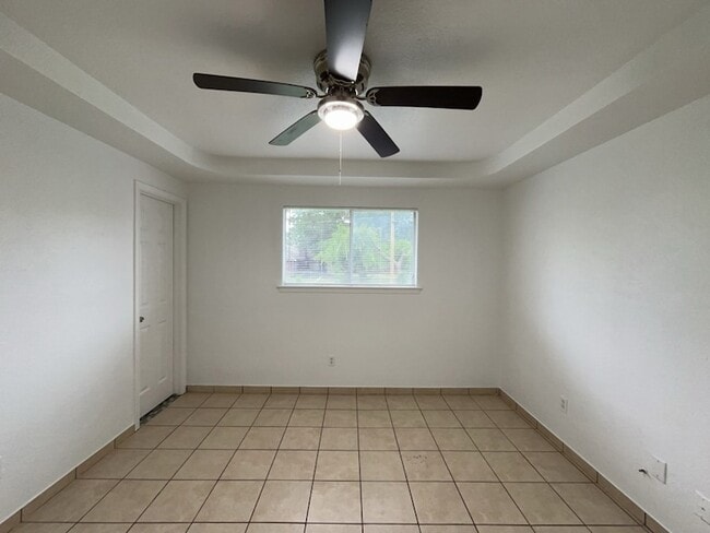 Building Photo - 112 Mesa Dr