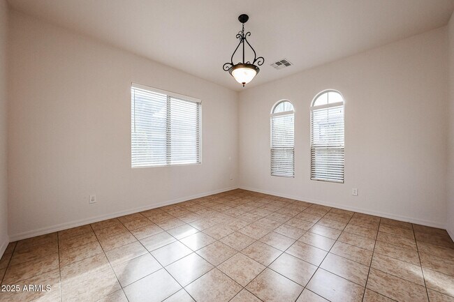 Building Photo - 3535 S Jasmine Dr