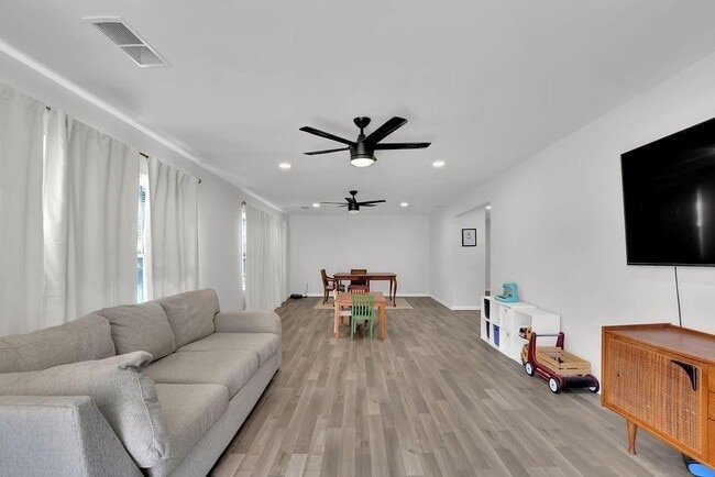 Building Photo - 280 Stone Mountain St