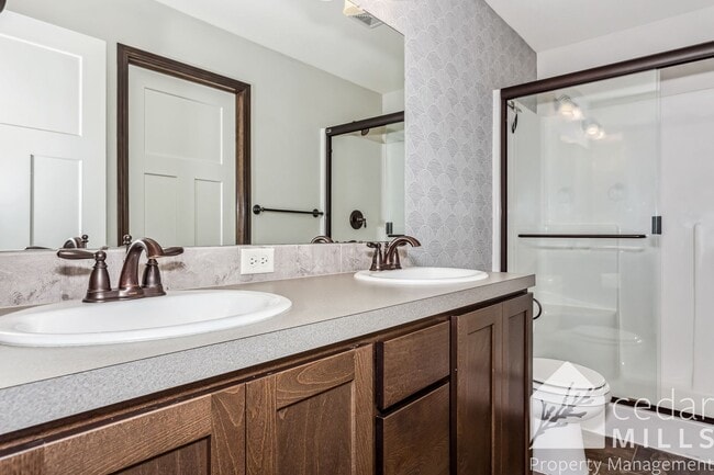 Building Photo - 5 Bedroom in Derby