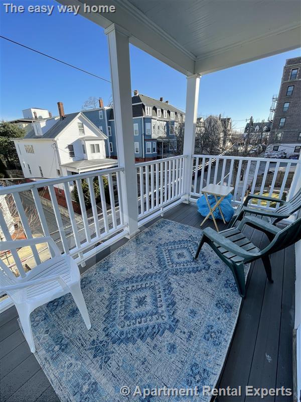 Building Photo - 18 Bond St