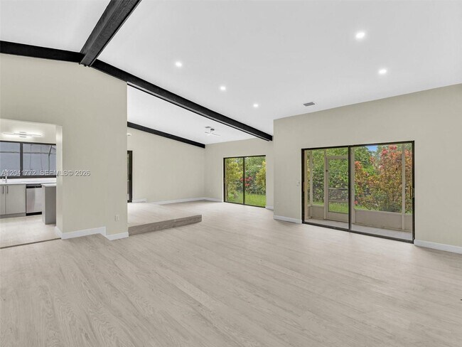 Building Photo - 8813 NW Paradise Ct