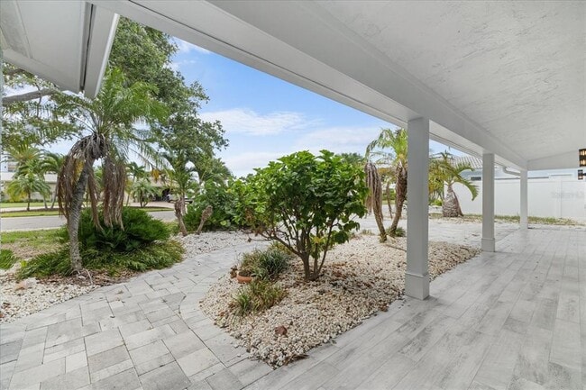 Building Photo - 10001 S Yacht Club Dr