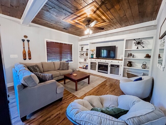 Building Photo - 56 Big Eddy Trl