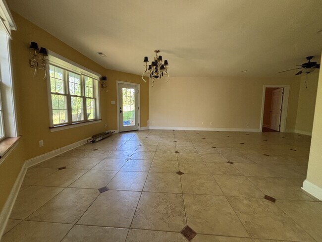 Building Photo - 116 Marco Polo Dr