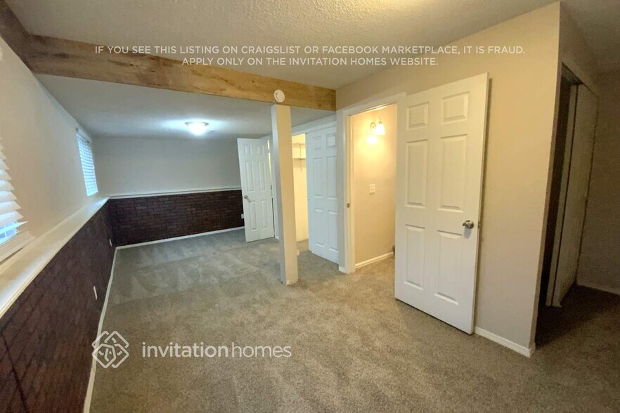 Building Photo - 20355 E Buchanan Dr