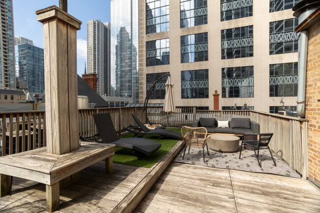 Building Photo - Top Floor Gold Coast 1 Bed Apartment