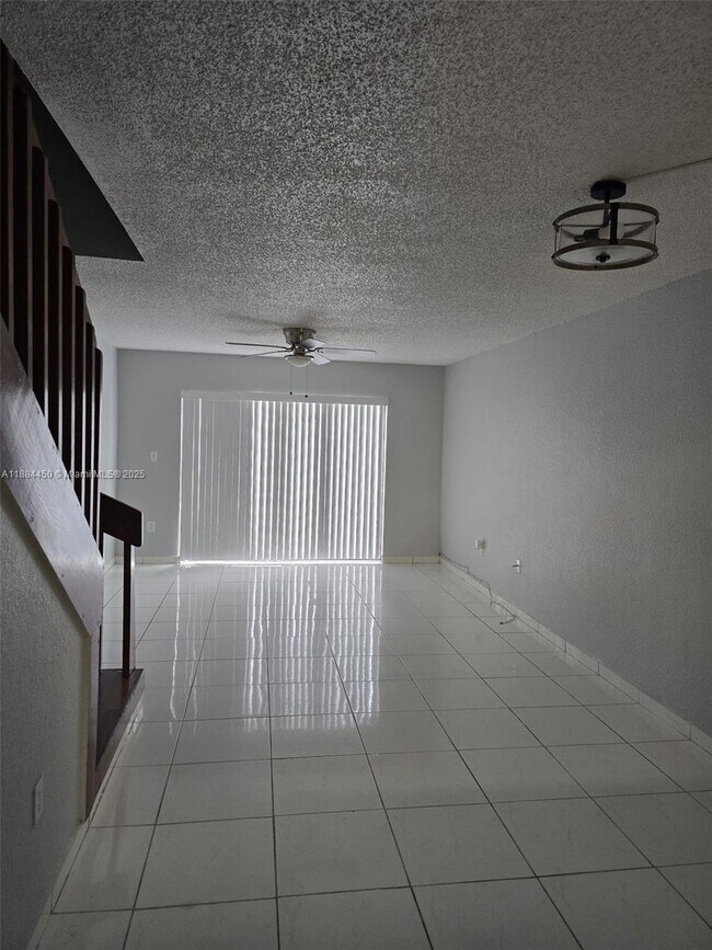 Building Photo - 210 W 68th St