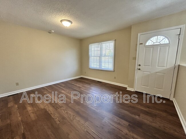 Building Photo - 1013 Cox Trail Pl