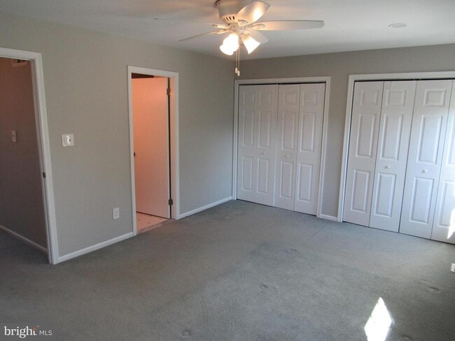 Building Photo - 716 Sandalwood Ln