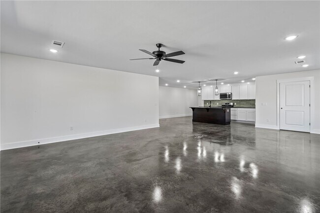 Building Photo - 86 Watson Ln