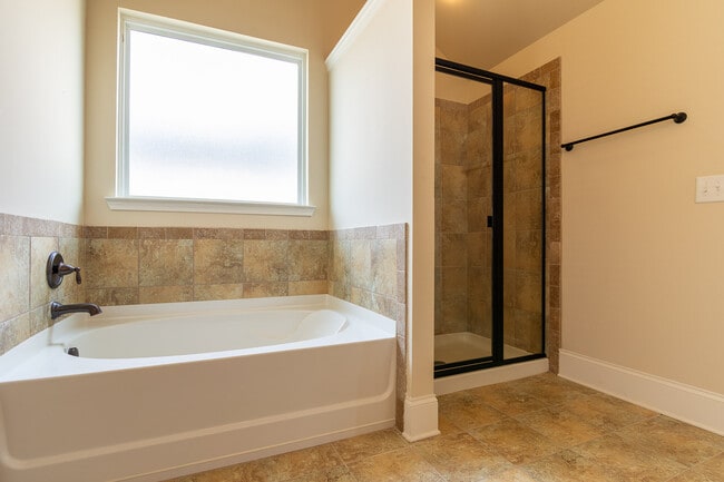 Building Photo - 1037 Dietrich Ln