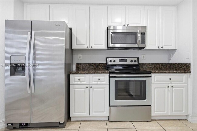 Building Photo - 16310 NW 84th Ct