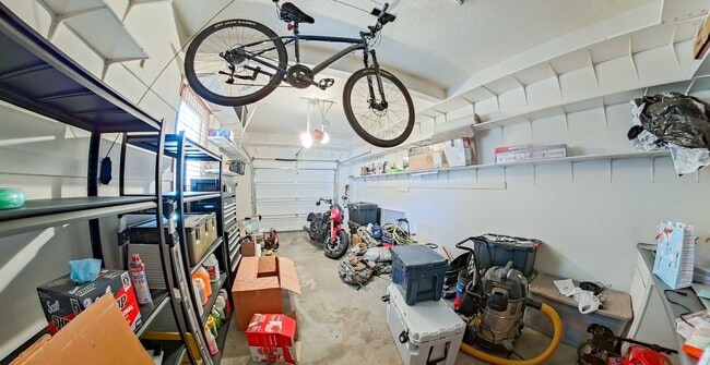 Building Photo - 3D Tour Available - Gorgeous West Side Home with Garage + Fenced in Back Yard! Available Now!