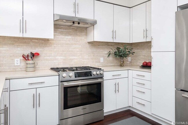 Building Photo - 555 Innes Ave