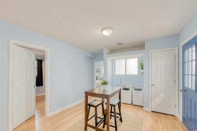 Building Photo - Fantastic 3bd/1ba home! Let yourself in!
