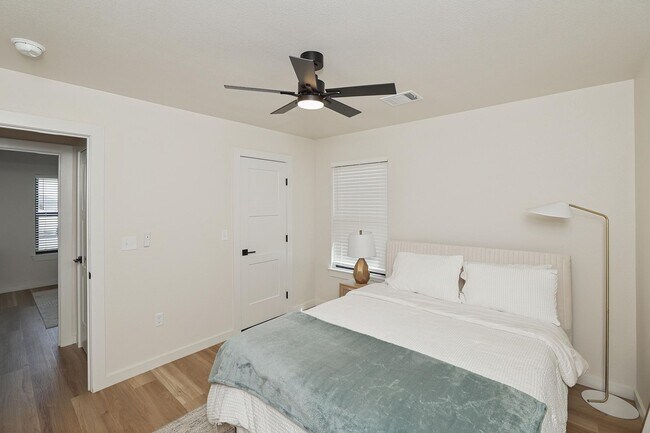 Building Photo - 8813 Oakleaf Ct