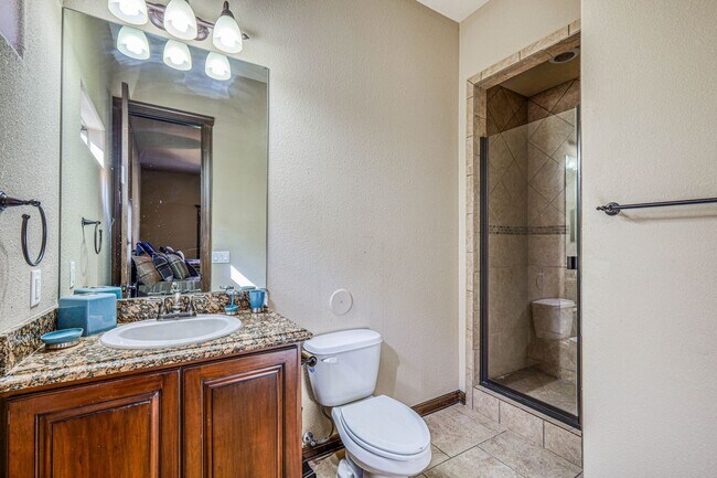 Building Photo - Westside area for Short Term Rental (Compl...