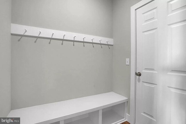 Building Photo - 121 Despina Dr