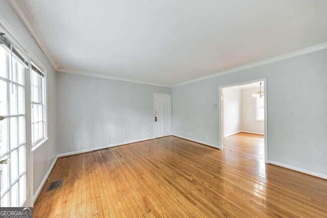 Building Photo - 60 Delmont Dr NE