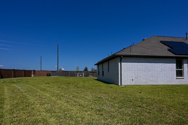 Building Photo - 3057 Pensacola Dr