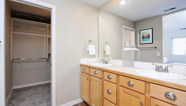 Building Photo - Beautiful Condo In Surprise Valley!