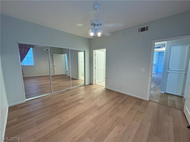 Building Photo - 1830 N Buffalo Dr