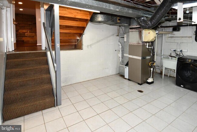 Building Photo - 4100 Dewmar Ct
