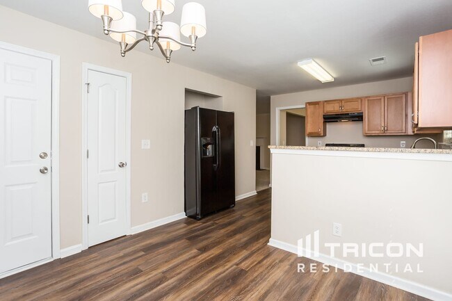 Building Photo - 130 Creek Way