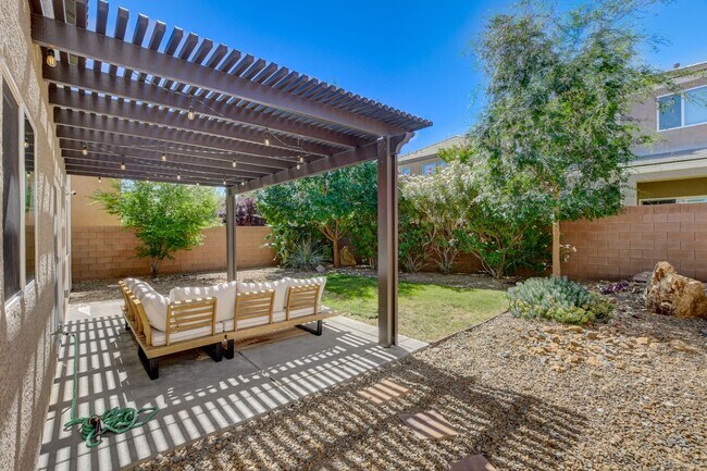 Building Photo - Providence Las Vegas 3 Bed and 3 Bath Home with Gated Community, Modern Upgrades & Resort-Style A...