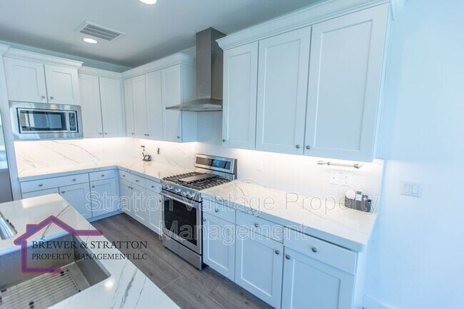Building Photo - 4065 S Marin Dr