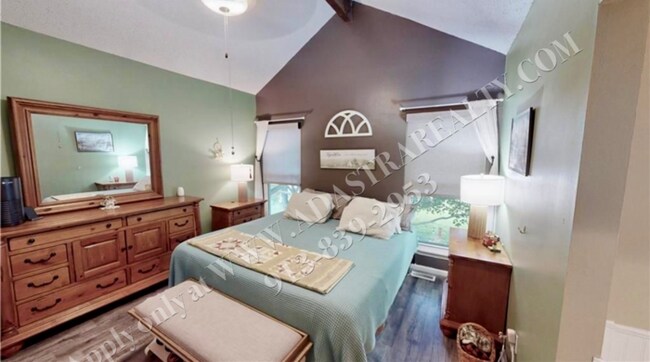 Building Photo - Beautiful Updated 3 Bed 3 Bath Home in Ove...