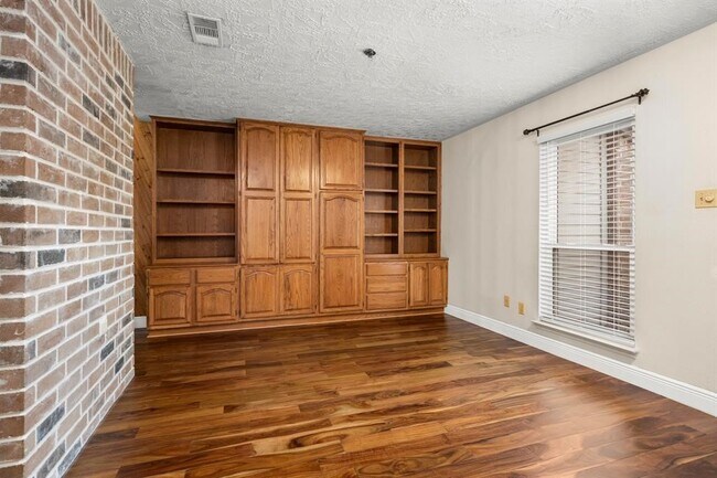 Building Photo - 13426 Nevermore Dr