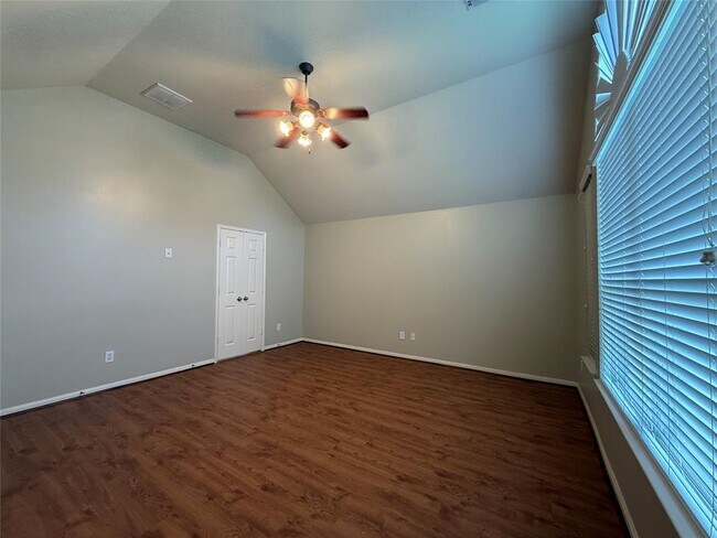 Building Photo - 11530 Columbia Pines Ln