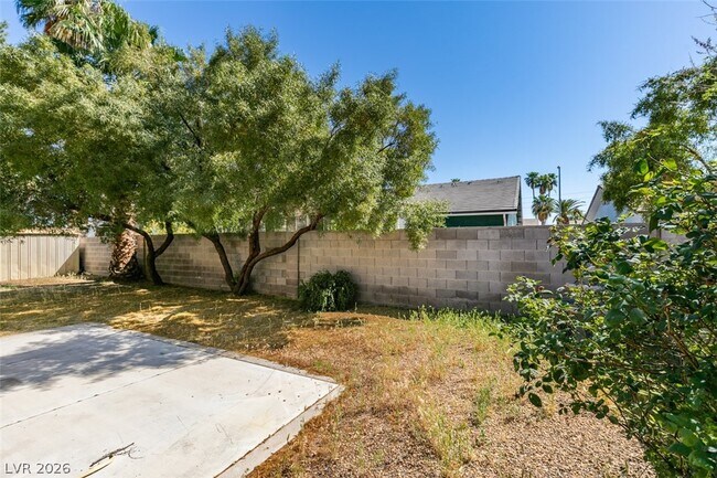 Building Photo - 3221 E Rochelle Ave