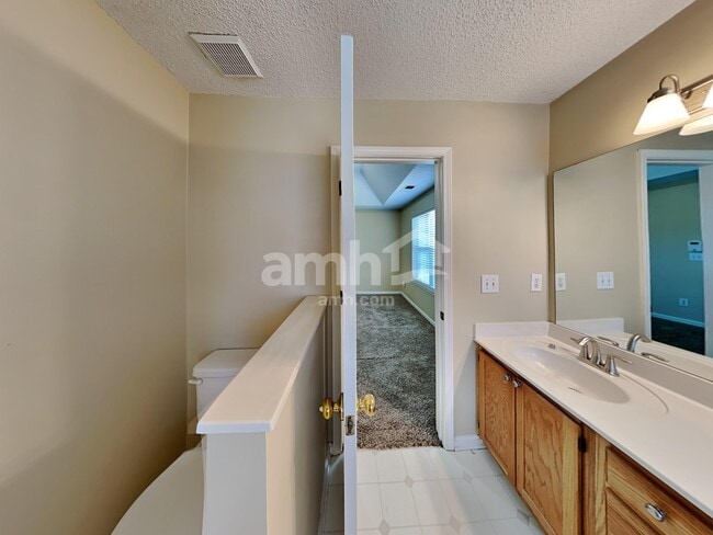 Building Photo - 4476 High Gate Ct NW